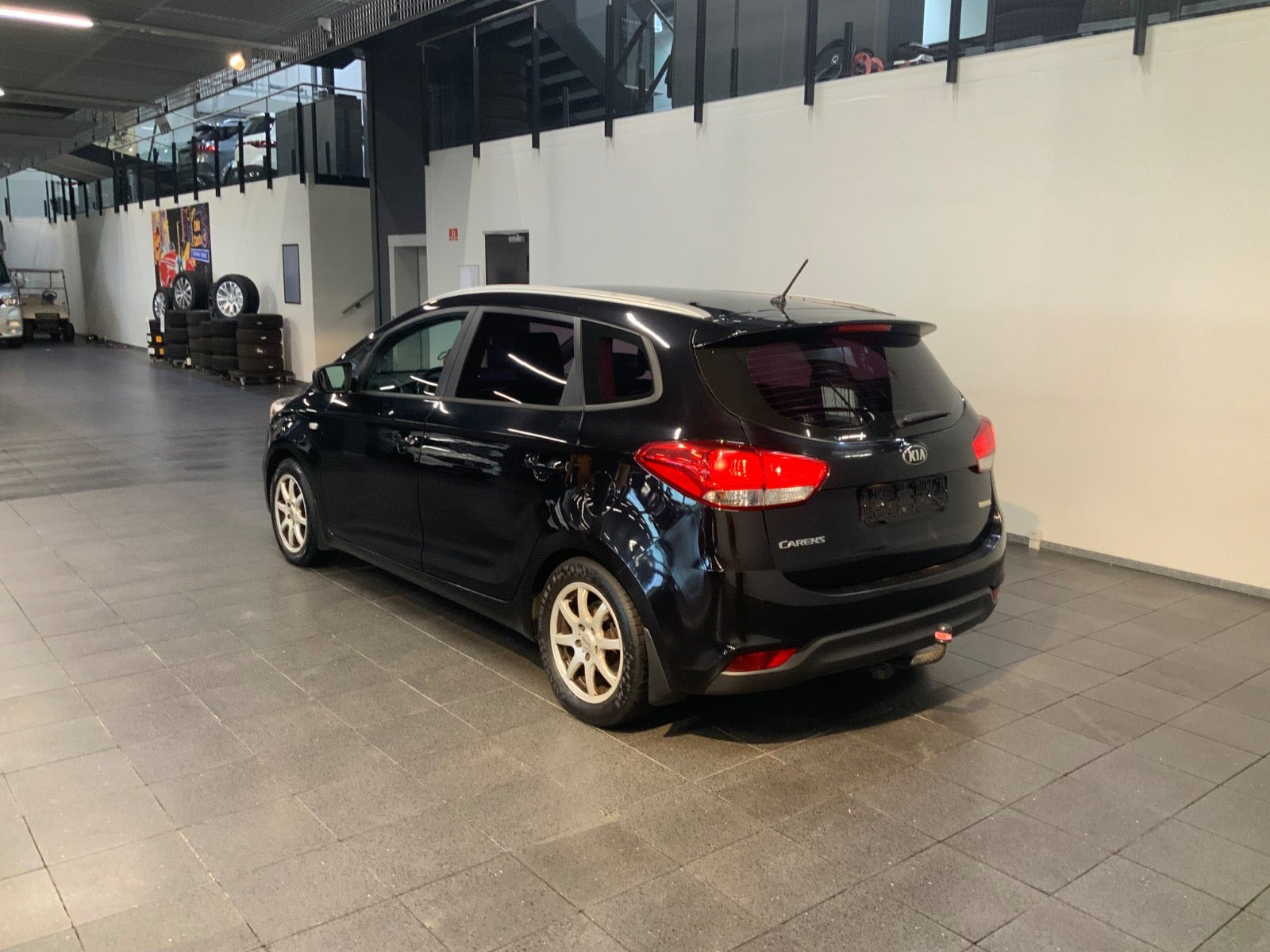 Sort Kia Carens fra 2014