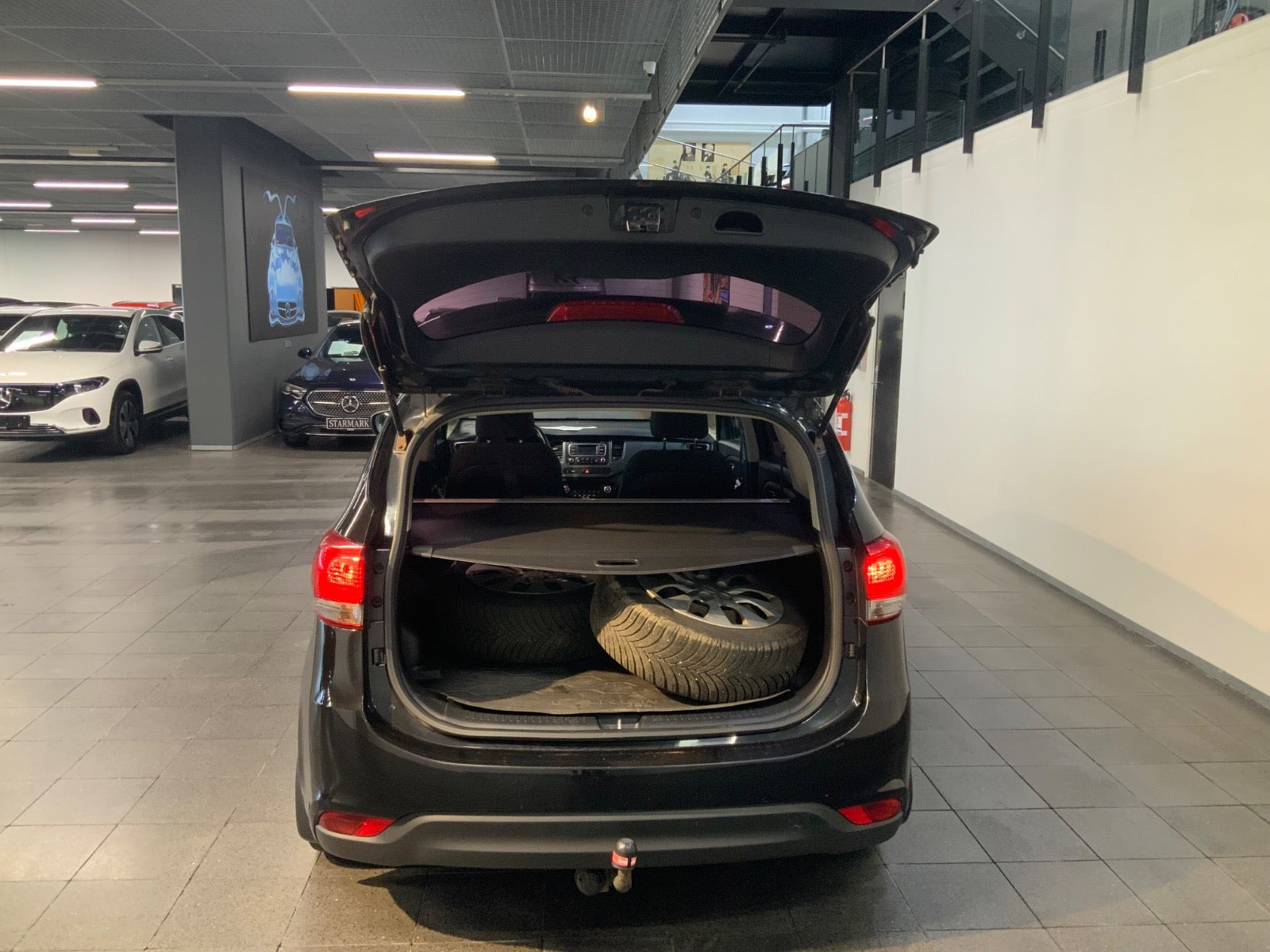 Sort Kia Carens fra 2014