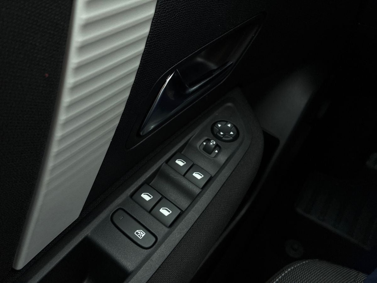 Grå Citroën ë-C4 X fra 2025