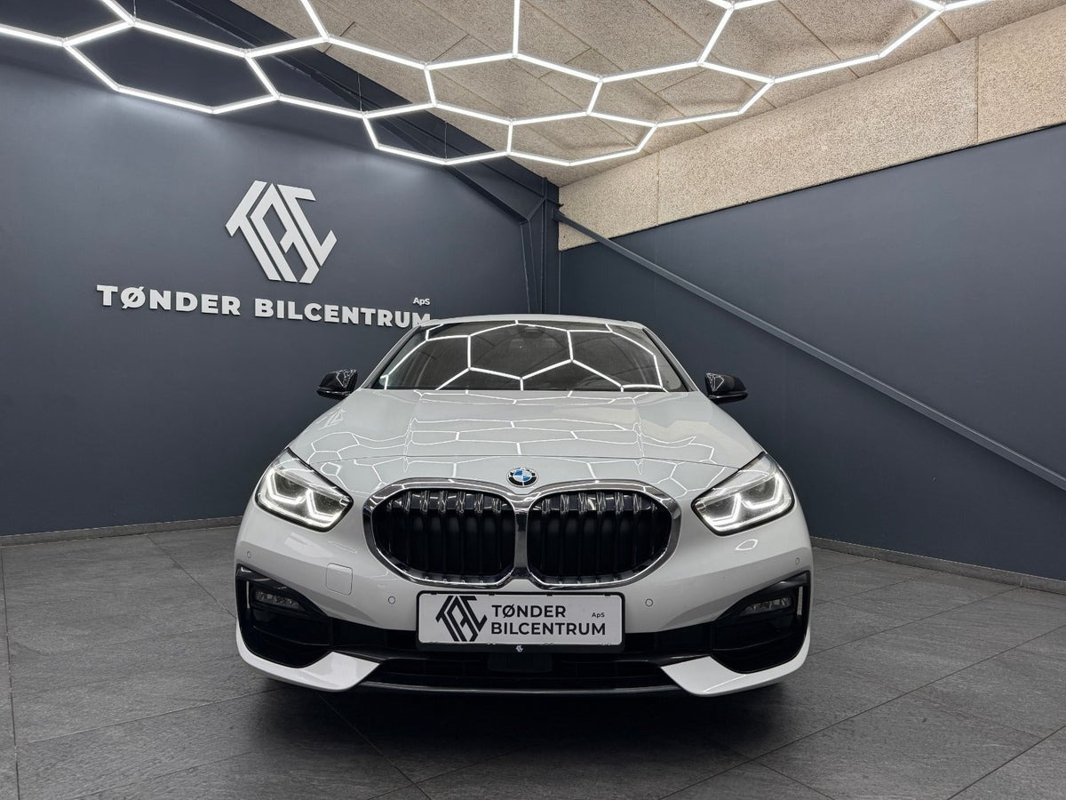 Hvid BMW 120d fra 2019