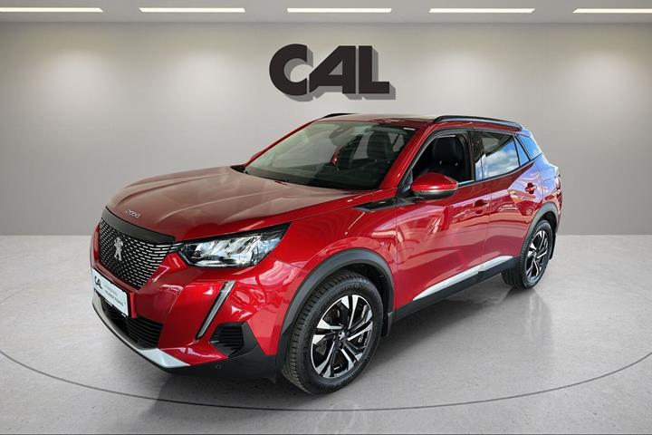 Rød Peugeot 2008 fra 2020 set udefra