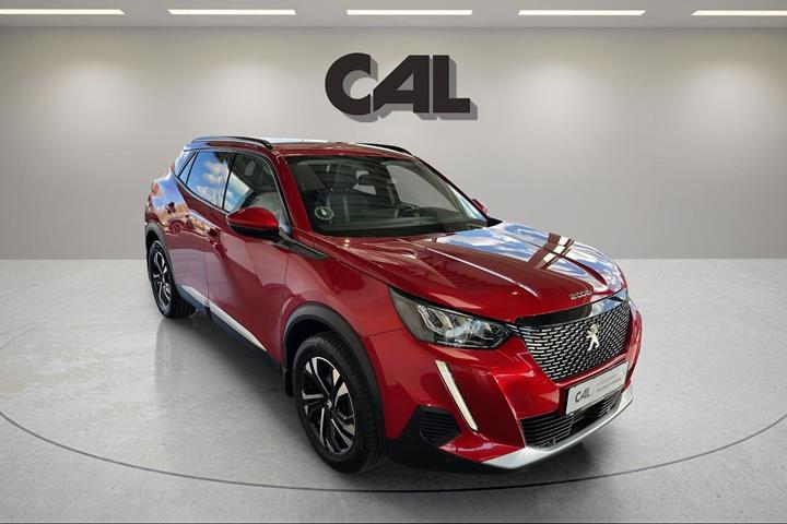 Rød Peugeot 2008 fra 2020