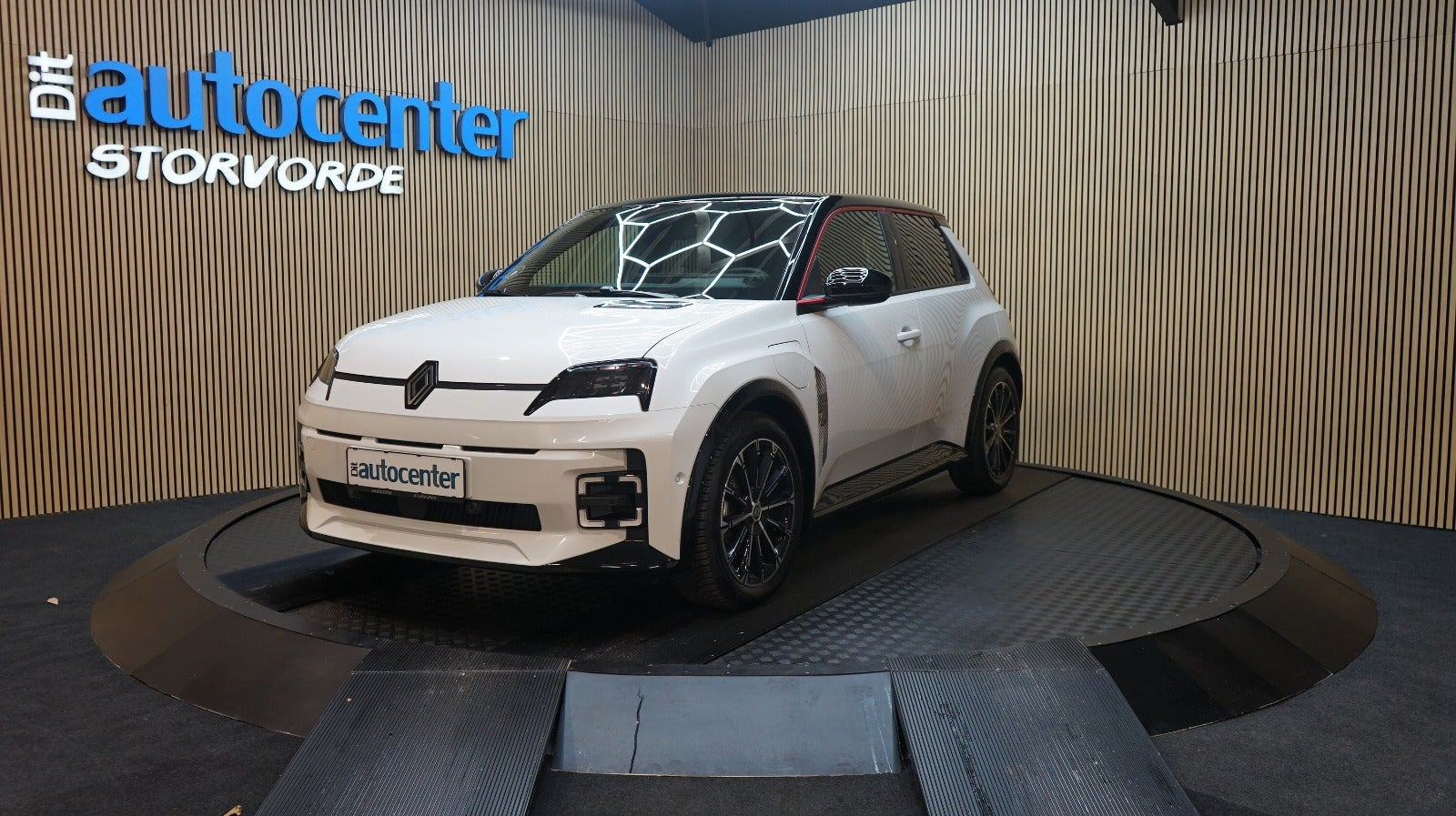 Hvid Renault 5 E-Tech fra 2025