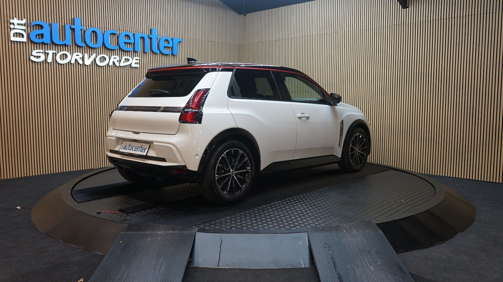 Hvid Renault 5 E-Tech fra 2025