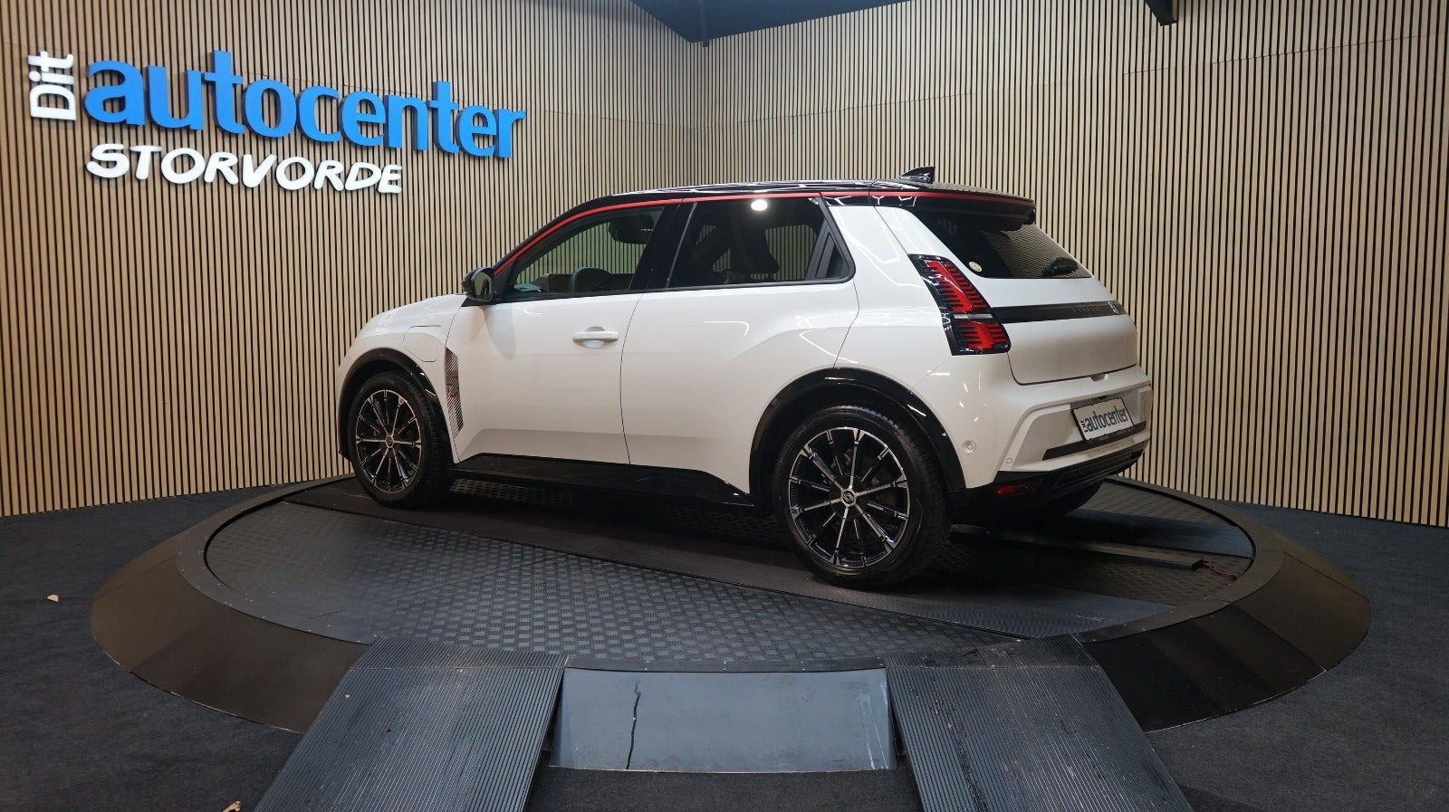 Hvid Renault 5 E-Tech fra 2025