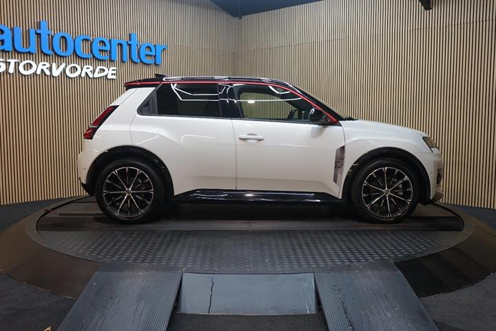 Hvid Renault 5 E-Tech fra 2025