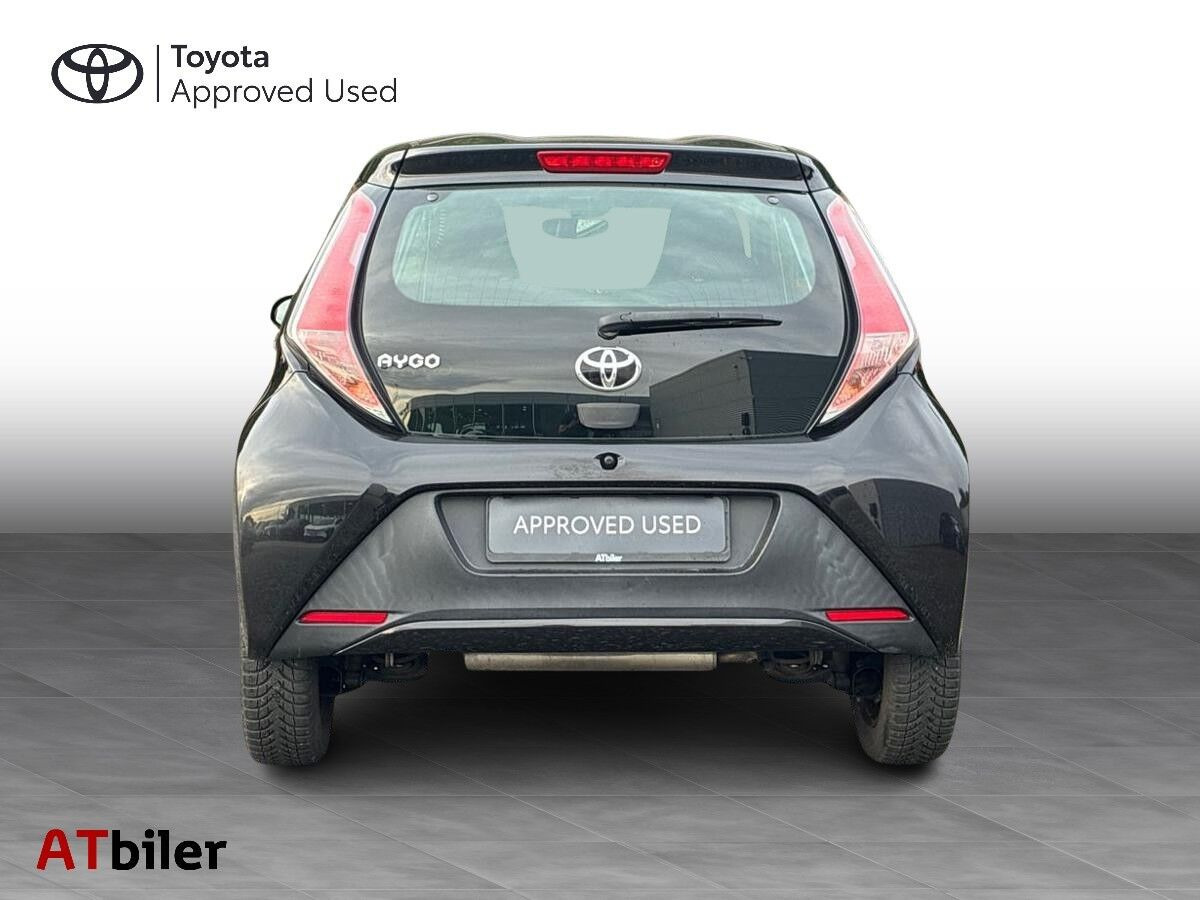 Sort Toyota Aygo fra 2018