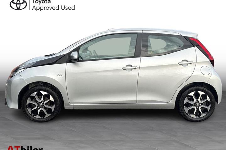 Sølv Toyota Aygo fra 2020