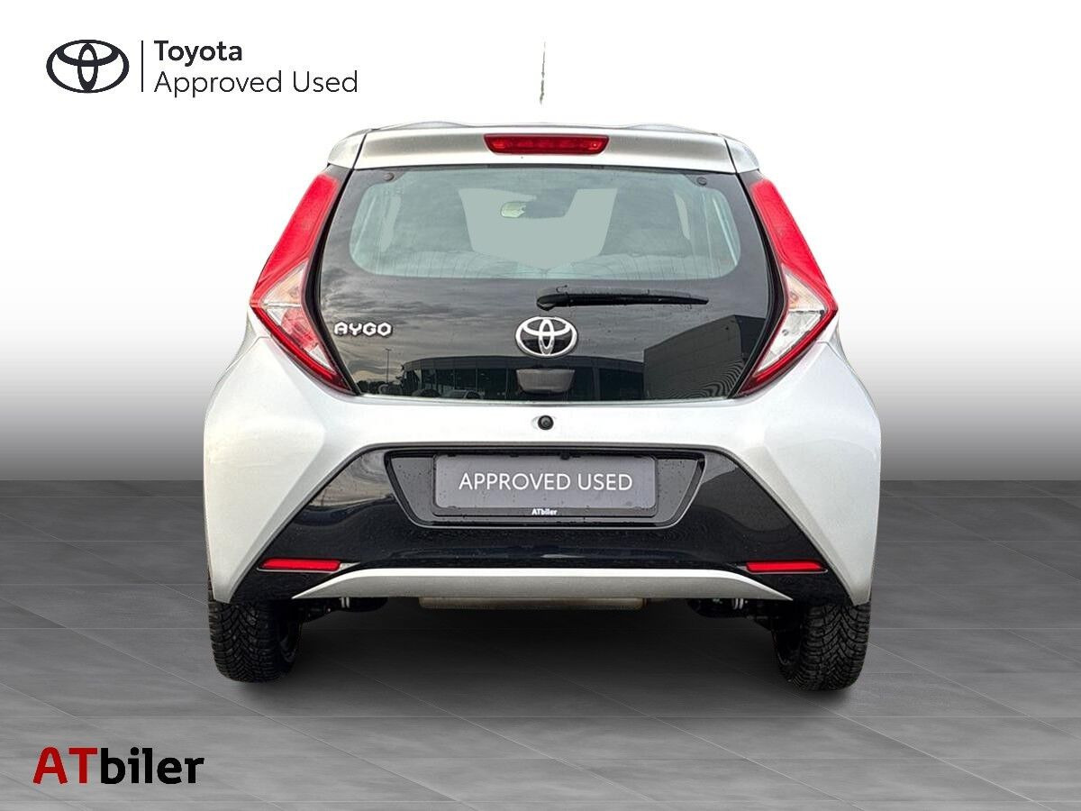 Sølv Toyota Aygo fra 2020