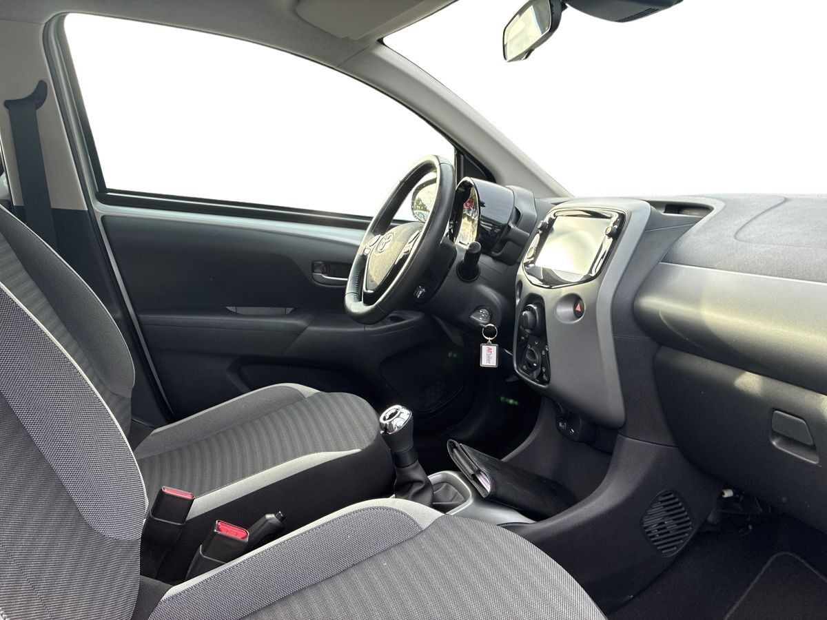 Sølv Toyota Aygo fra 2020