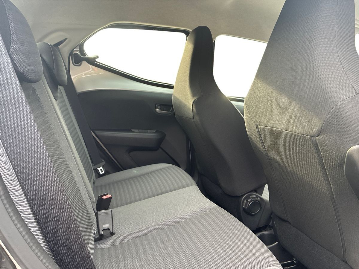 Sølv Toyota Aygo fra 2020