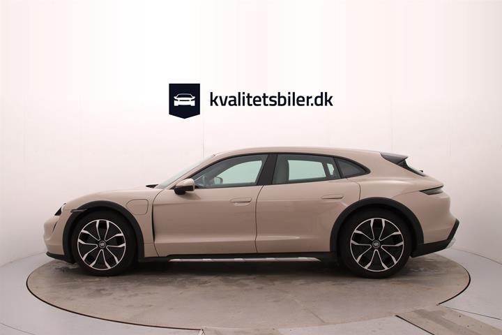 Brun Porsche Taycan fra 2022