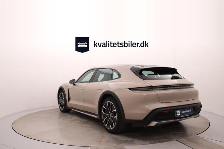 Brun Porsche Taycan fra 2022