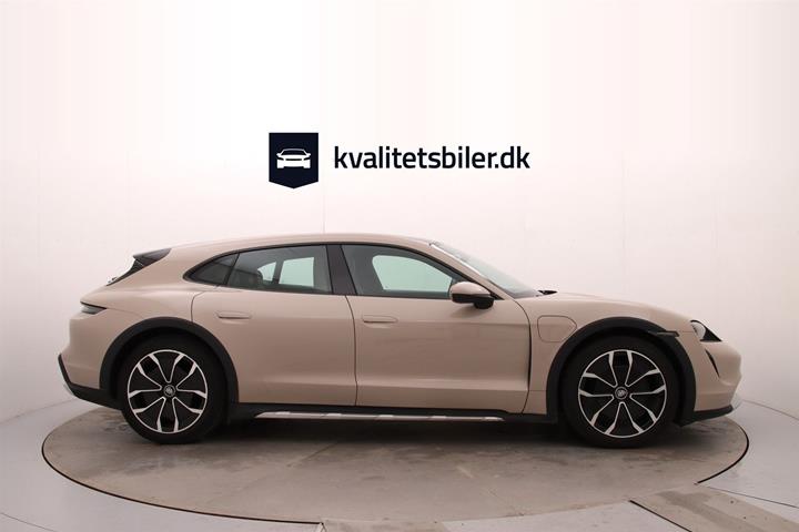 Brun Porsche Taycan fra 2022