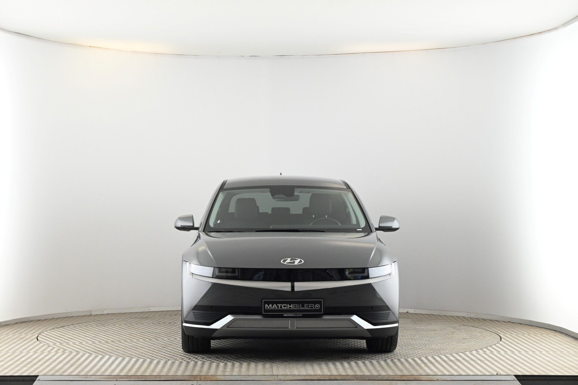 Grå Hyundai Ioniq 5 fra 2023