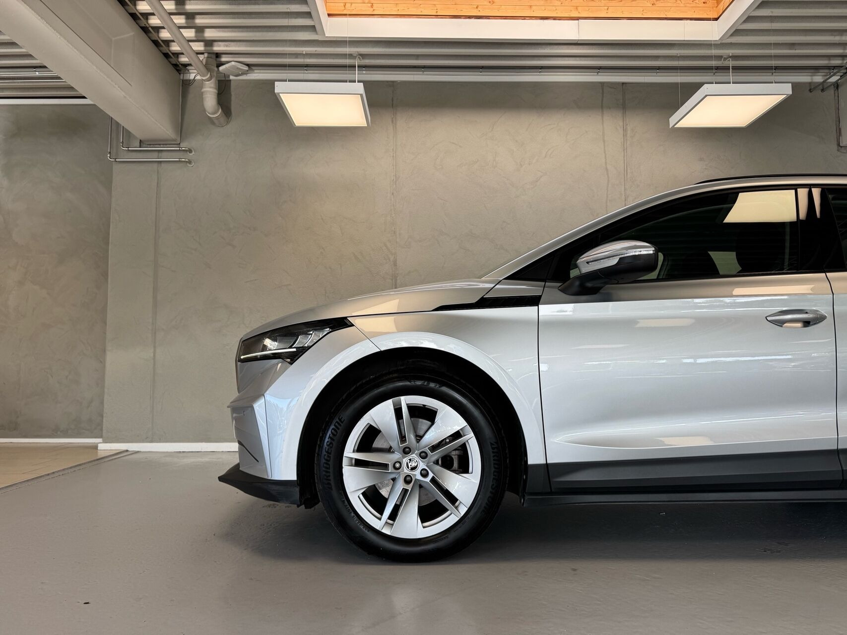 Sølv Skoda Enyaq fra 2021