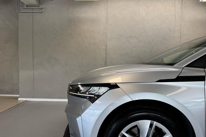 Sølv Skoda Enyaq fra 2021