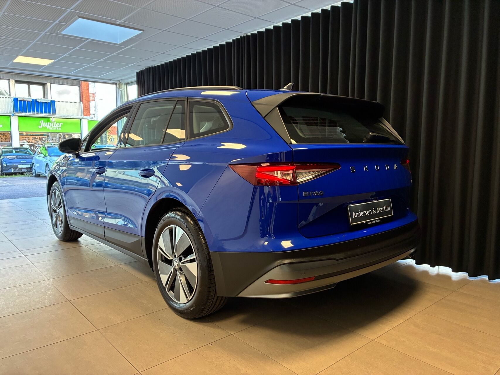 Blå Skoda Enyaq fra 2024