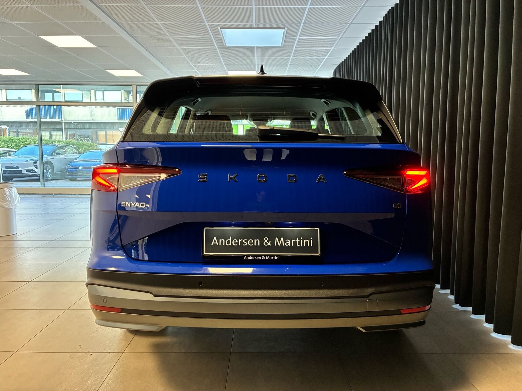 Blå Skoda Enyaq fra 2024