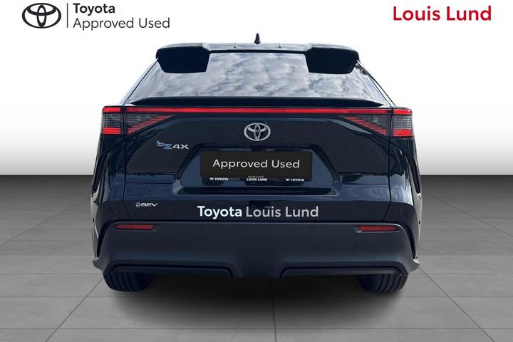 Sort Toyota BZ4X fra 2026