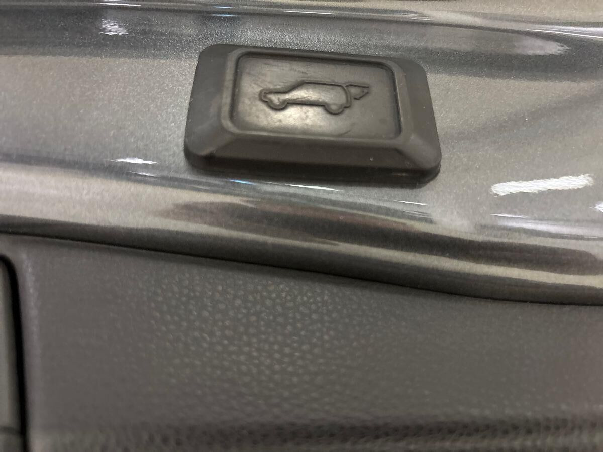 Sort Suzuki Across fra 2020