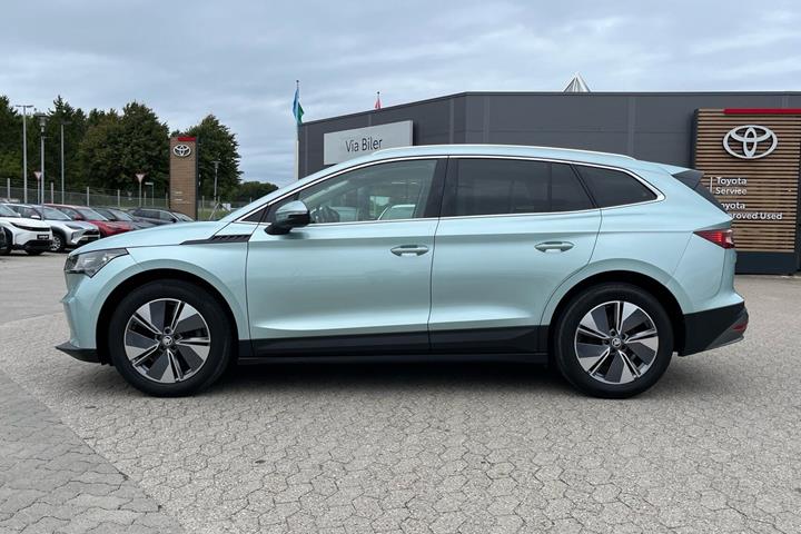 Grå Skoda Enyaq fra 2022