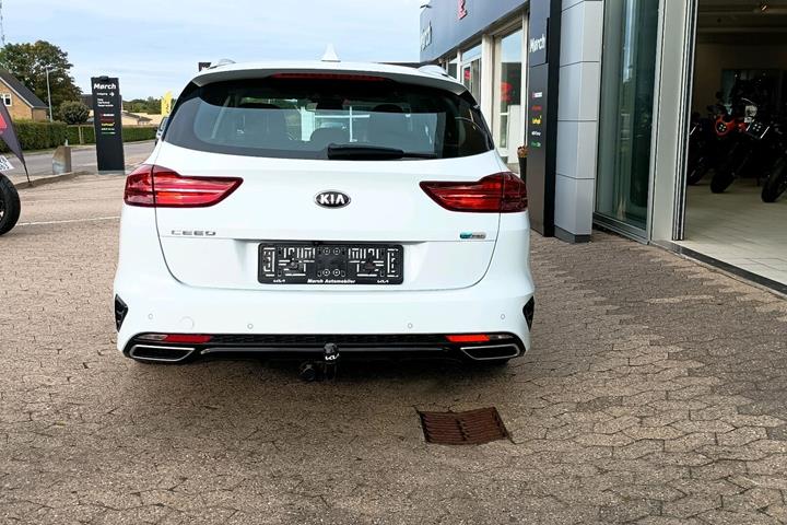 Hvid Kia Ceed fra 2020
