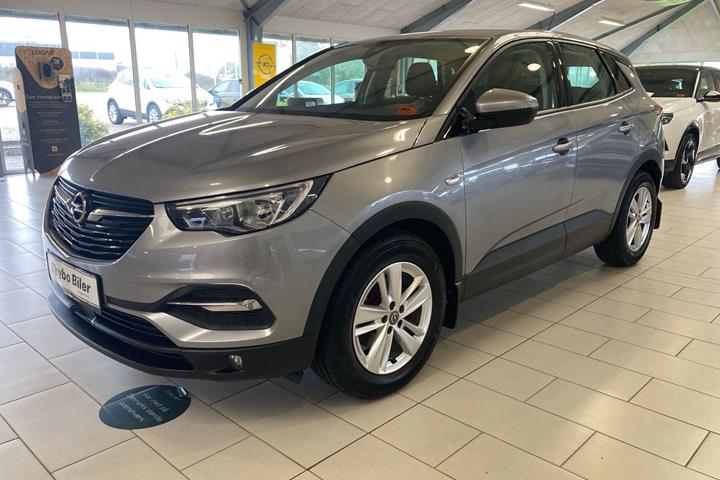 Sølv Opel Grandland X fra 2018