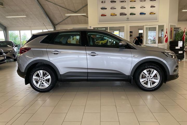 Sølv Opel Grandland X fra 2018
