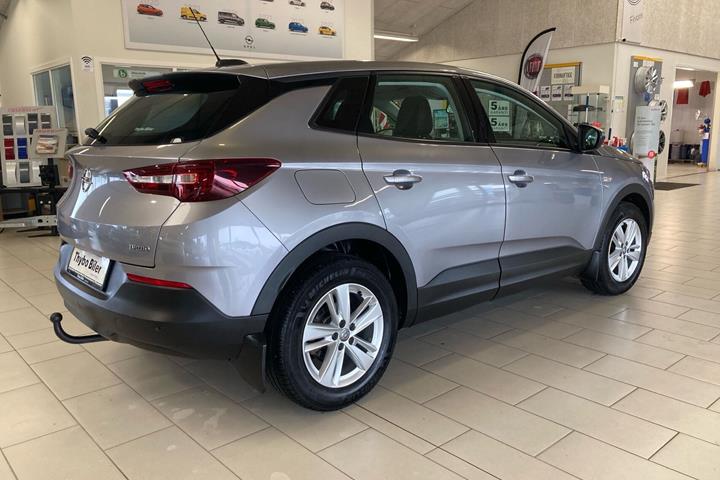 Sølv Opel Grandland X fra 2018
