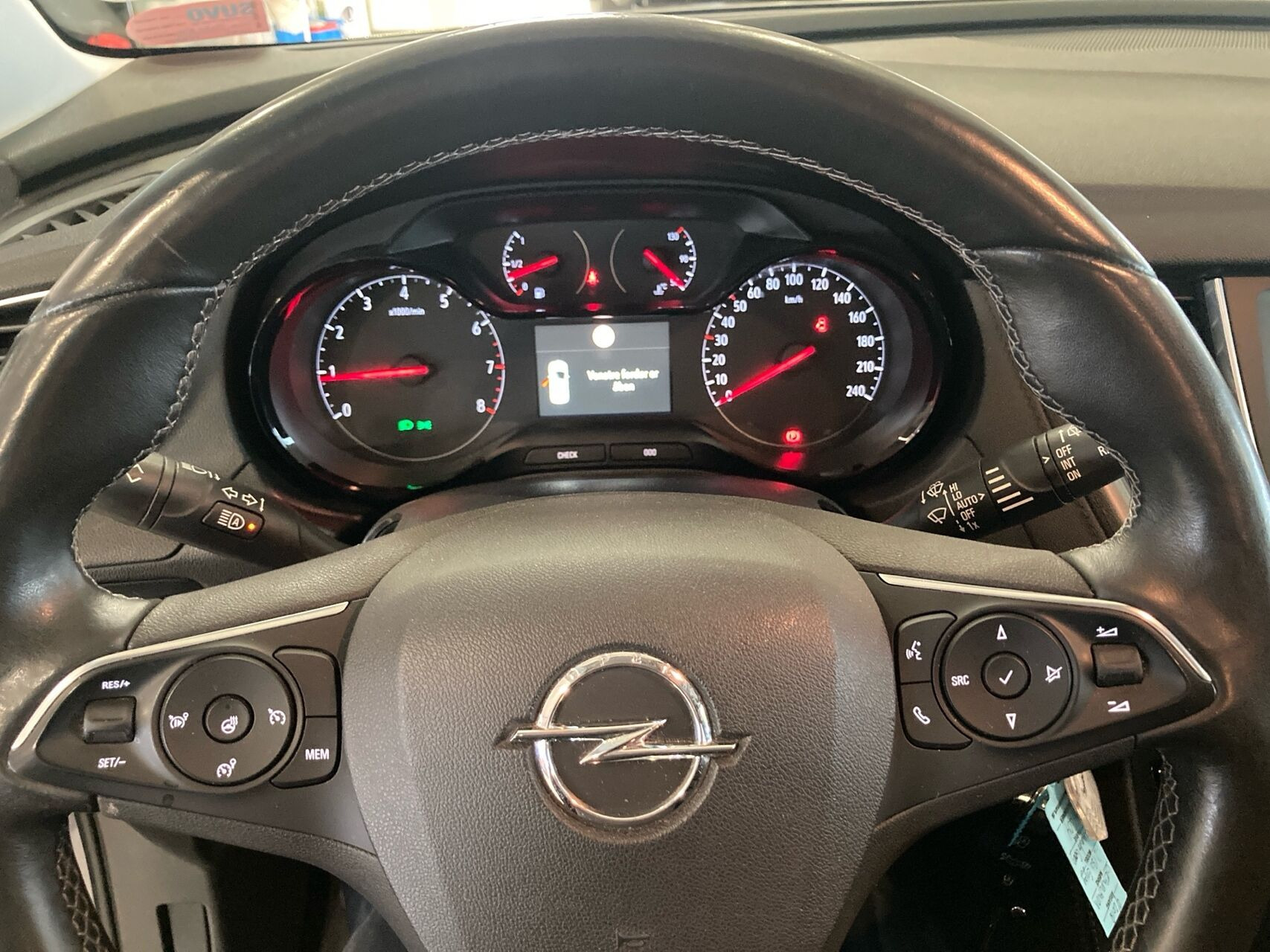 Sølv Opel Grandland X fra 2018