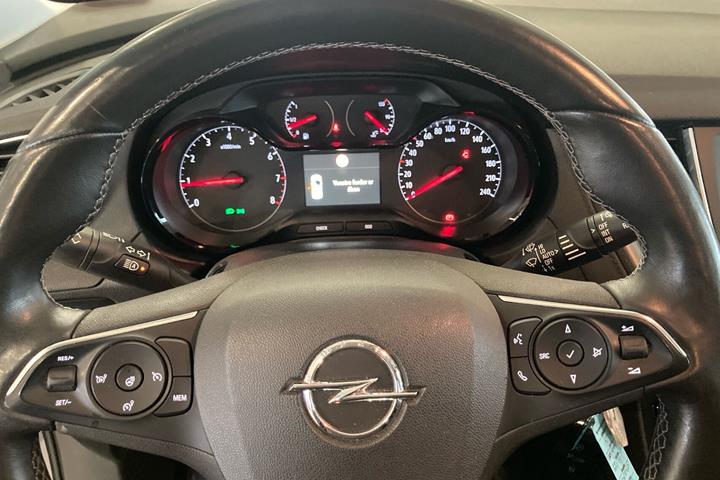 Sølv Opel Grandland X fra 2018