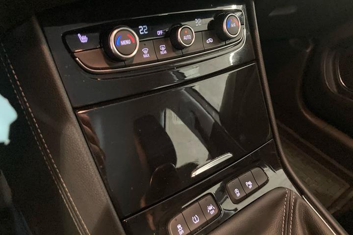 Sølv Opel Grandland X fra 2018