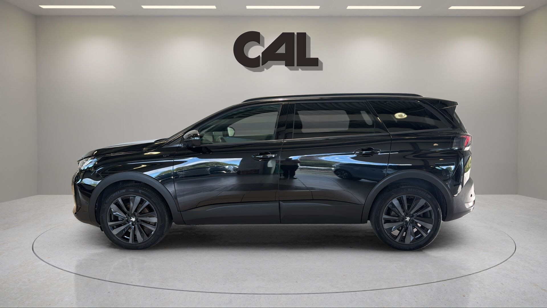 Sort Peugeot 5008 fra 2024