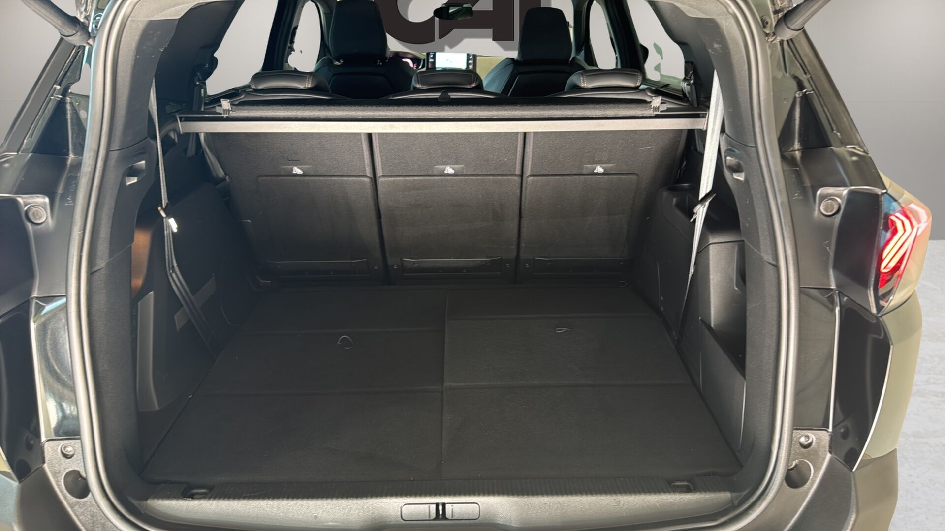 Sort Peugeot 5008 fra 2024