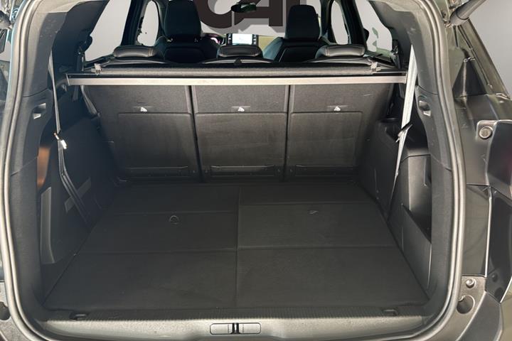 Sort Peugeot 5008 fra 2024