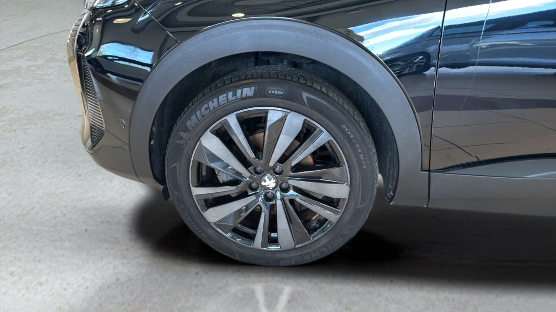 Sort Peugeot 5008 fra 2024