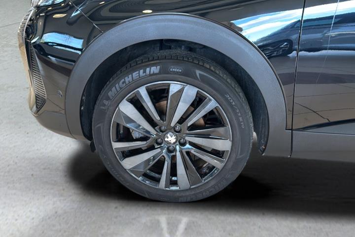 Sort Peugeot 5008 fra 2024
