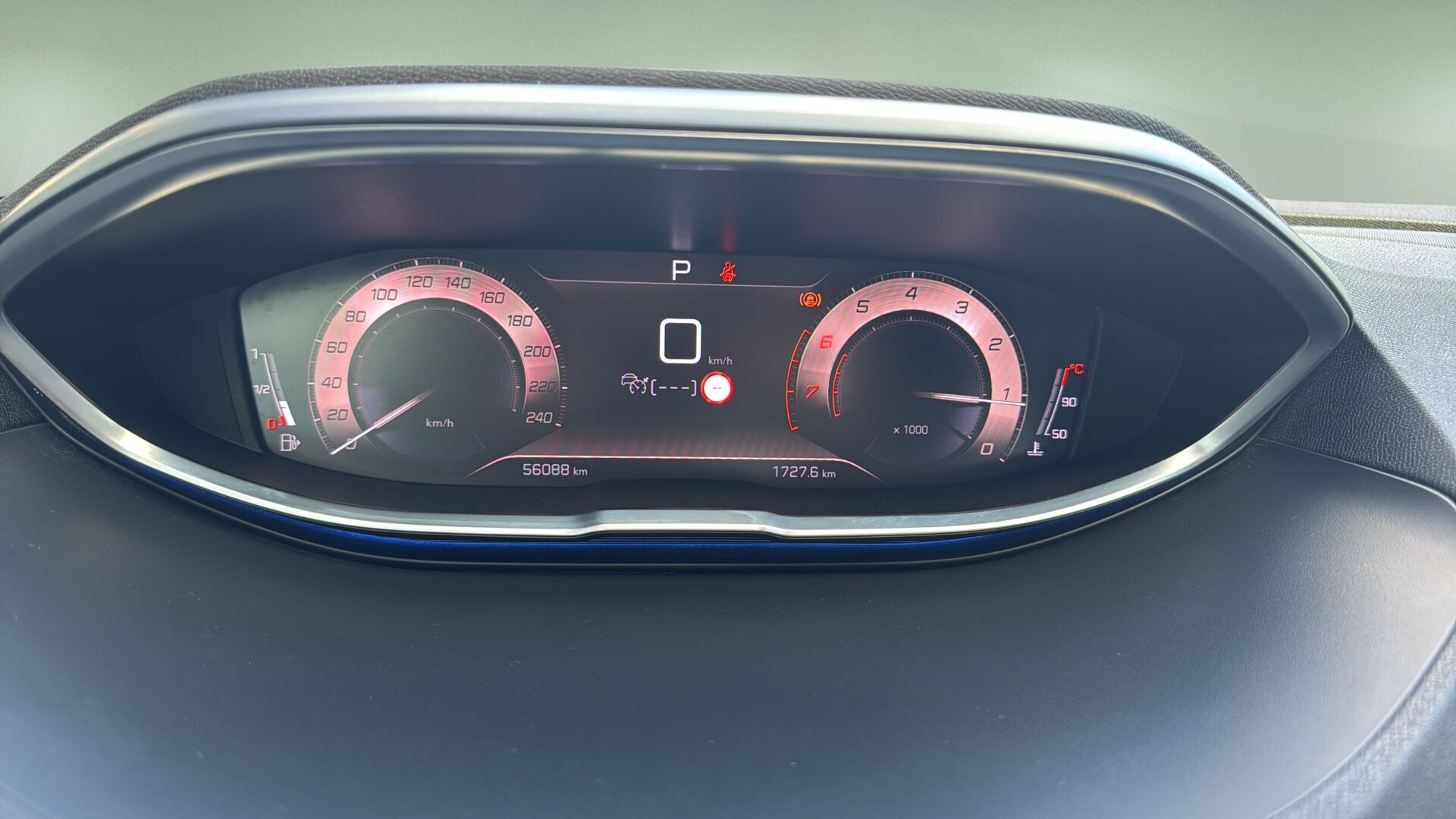 Sort Peugeot 5008 fra 2024