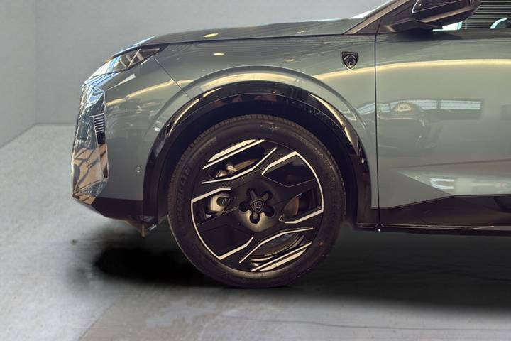 Blå Peugeot e-5008 fra 2025