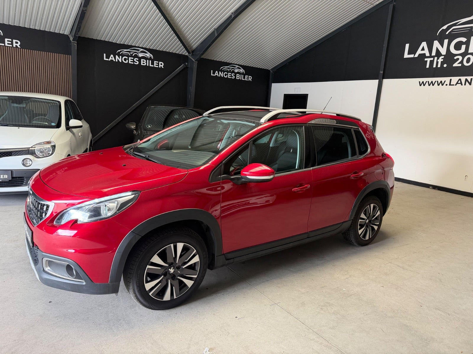 Rød Peugeot 2008 fra 2019