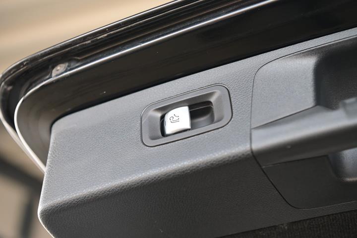 Sort Mercedes E220 d fra 2018