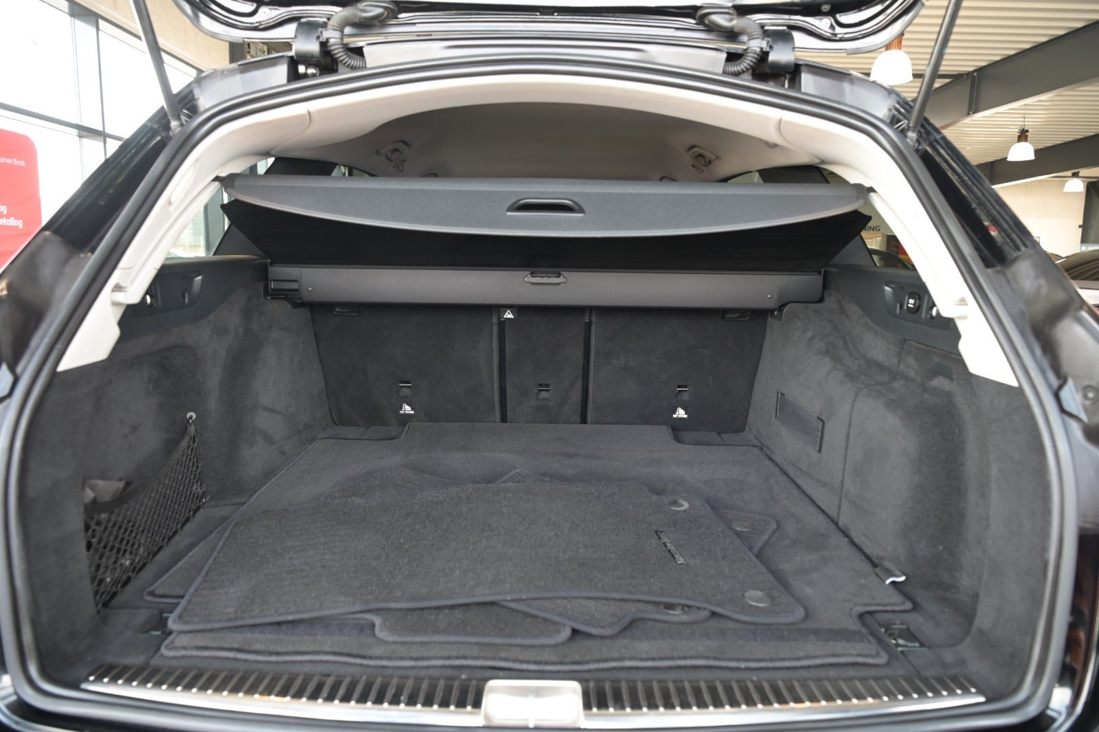 Sort Mercedes E220 d fra 2018