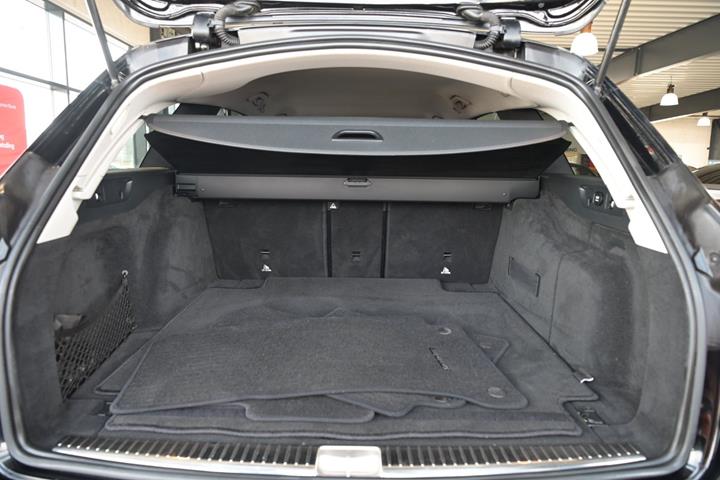 Sort Mercedes E220 d fra 2018