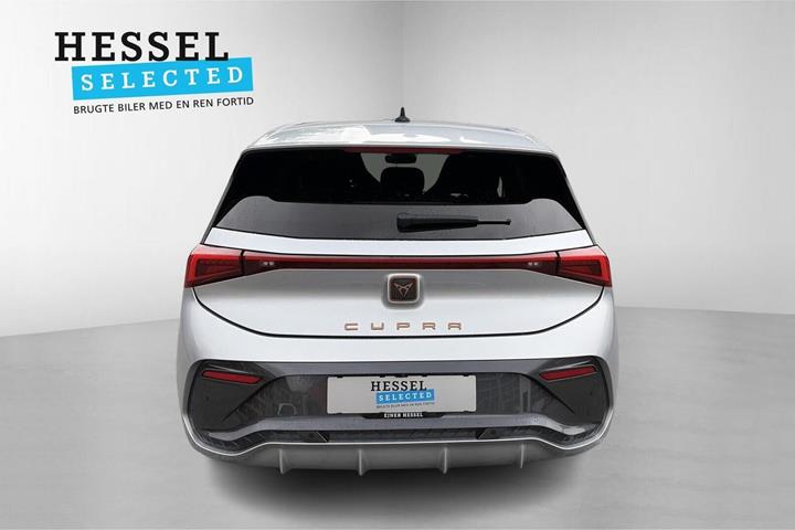 Sølv Cupra Born fra 2024