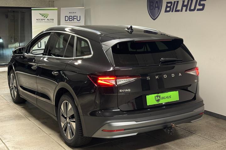 Sort Skoda Enyaq fra 2025