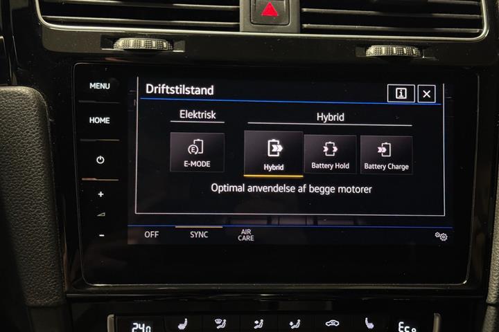 Grå VW Golf VII fra 2019