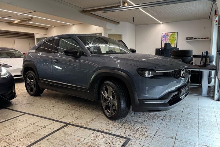 Grå Mazda MX-30 fra 2020