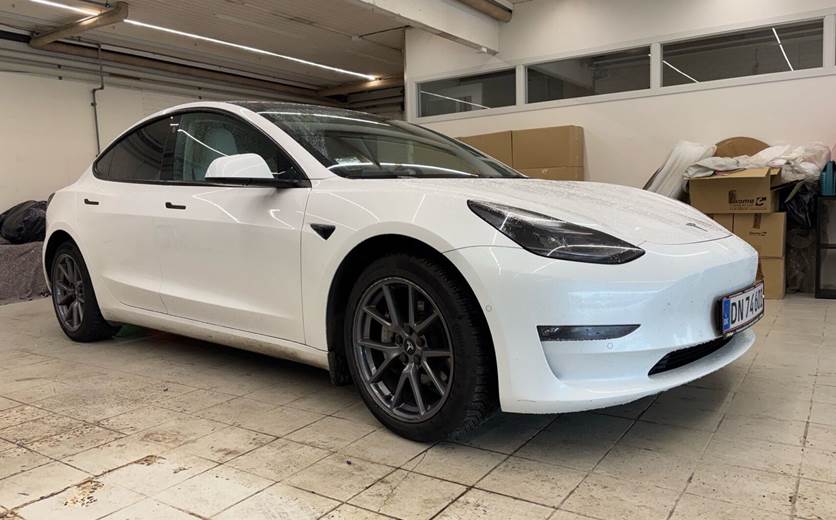 Tesla Model 3 Long Range AWD