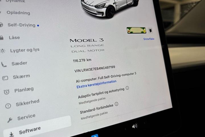 Hvid Tesla Model 3 fra 2022